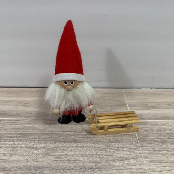 Skandinavisk Hemslojd Wooden Felt Gnome On Sled Figure - Picture 4 of 8